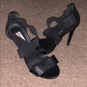 Peep toe